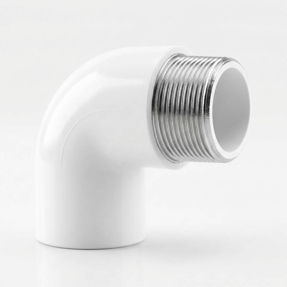 Conexão de cotovelo Amanco branca para tubos roscáveis, com rosca externa metálica detalhada para fácil conexão